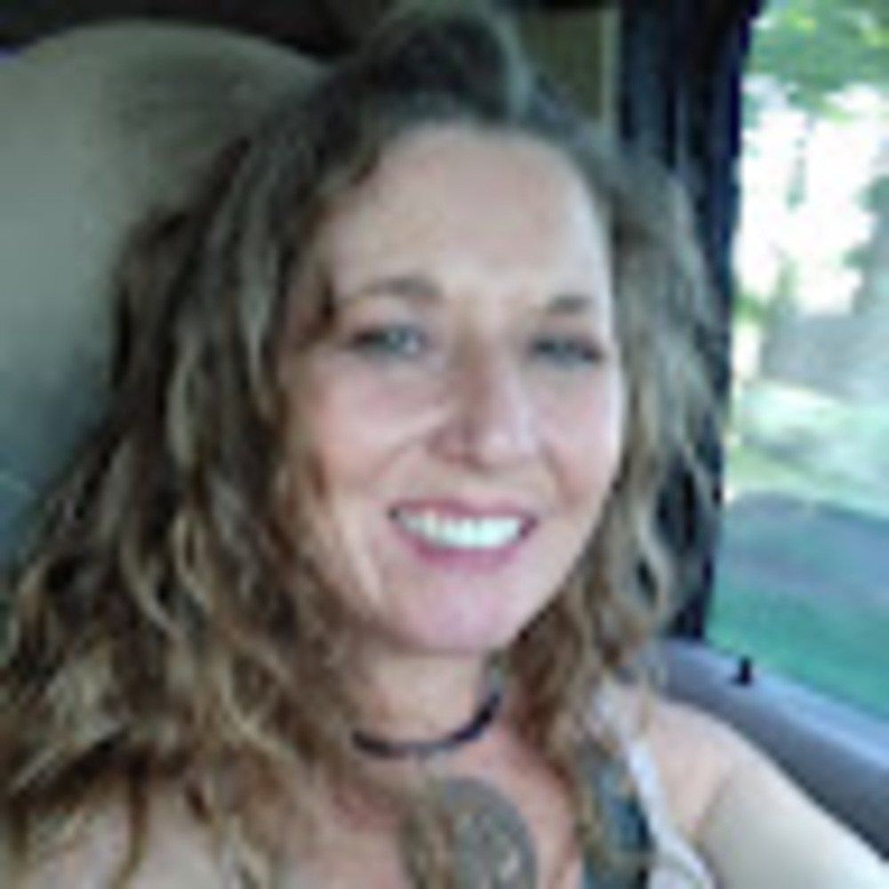 Meet your Posher, Crystal